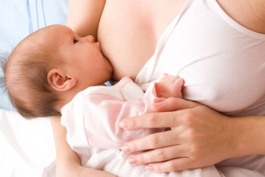 Ngực to là công cụ đắc lực trong thiên chức làm mẹ