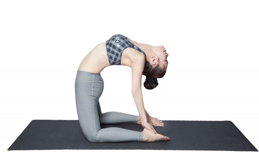 Tập yoga giúp tăng kích thước vòng 1
